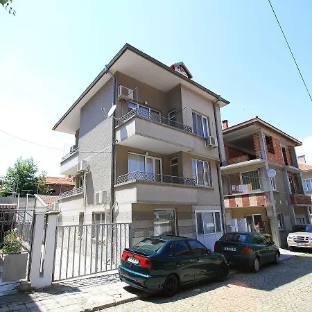 Damaskovi Lejlighed